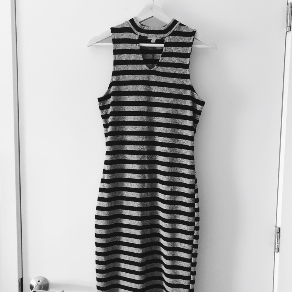 Midi dress with stripes